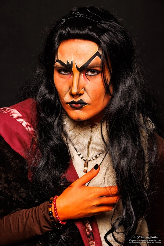Shooting photo d'un maquillage inspiré de Scar dans la comédie musicale Le Roi Lion à Mogador